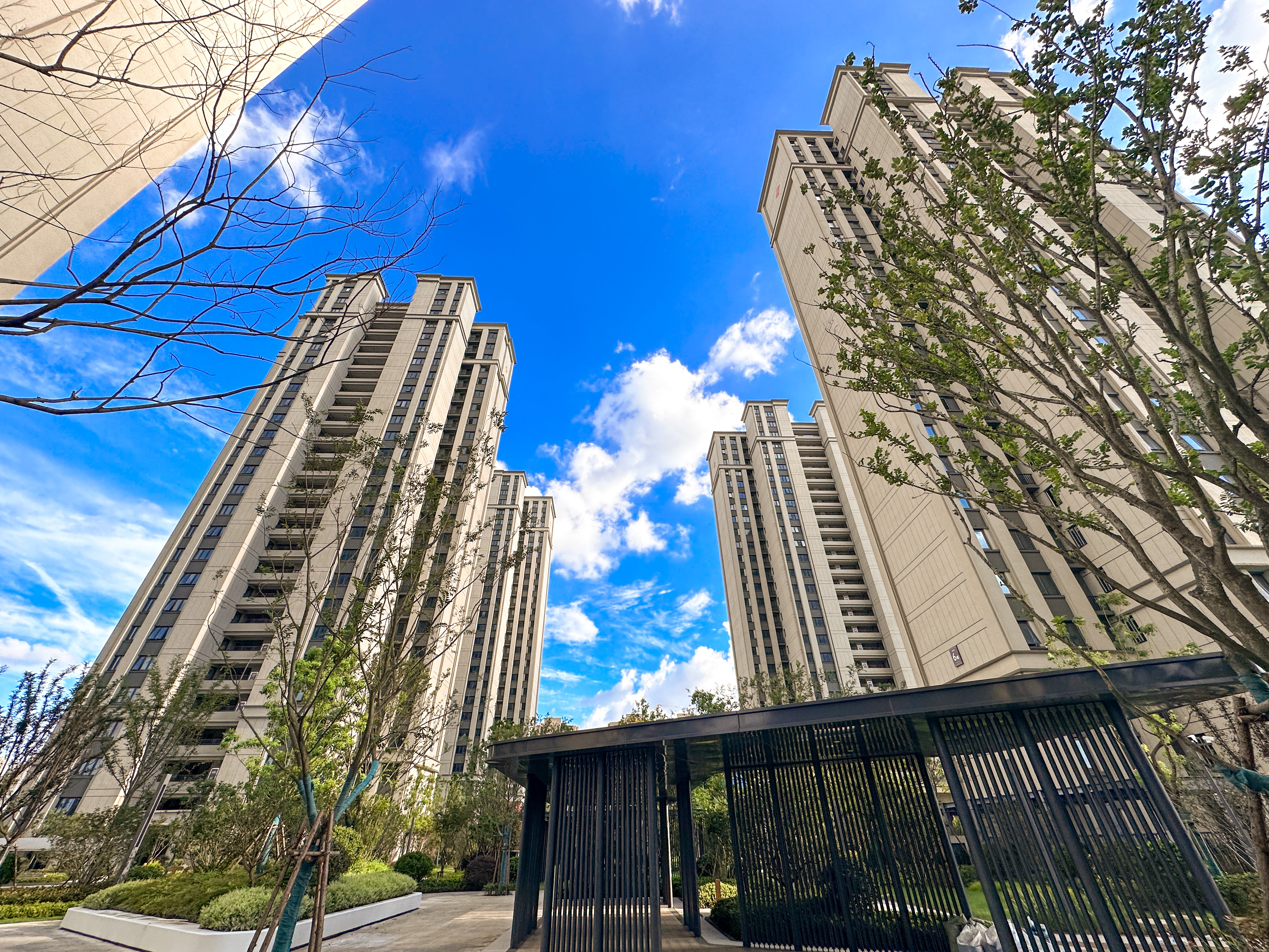 台风过境，，，，这一大波民生项目be like（图说包管房）