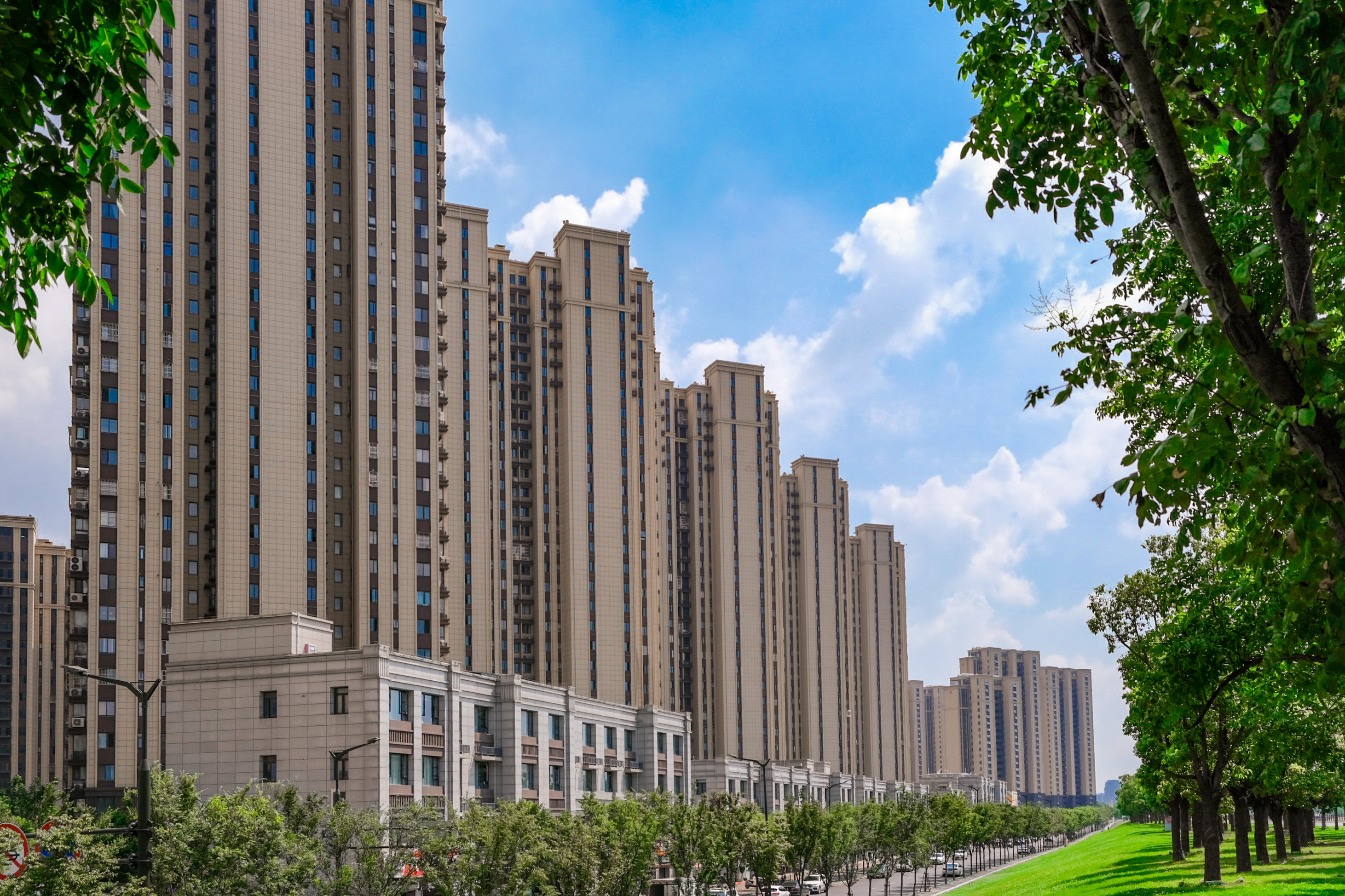 台风过境，，，，这一大波民生项目be like（图说包管房）